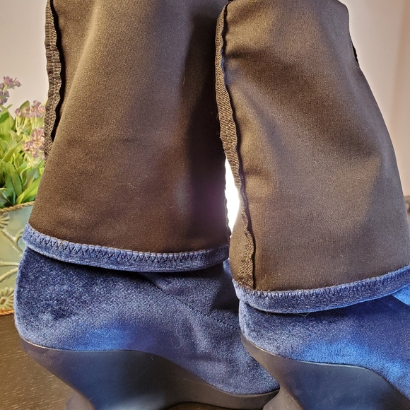 John Fluevog Ishshoes Chatterbox Blue Velvet - Picture 7 of 13